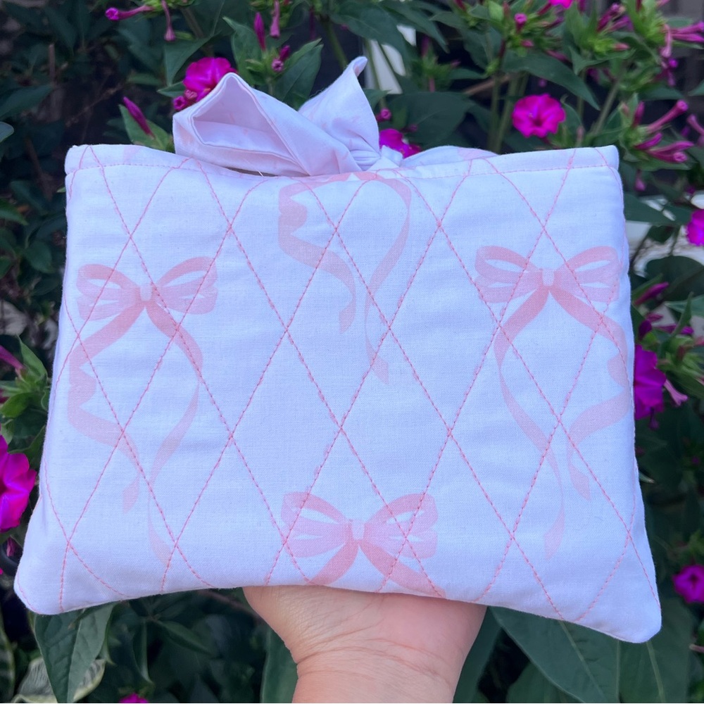 Pink Bow Quilted Book Sleeve